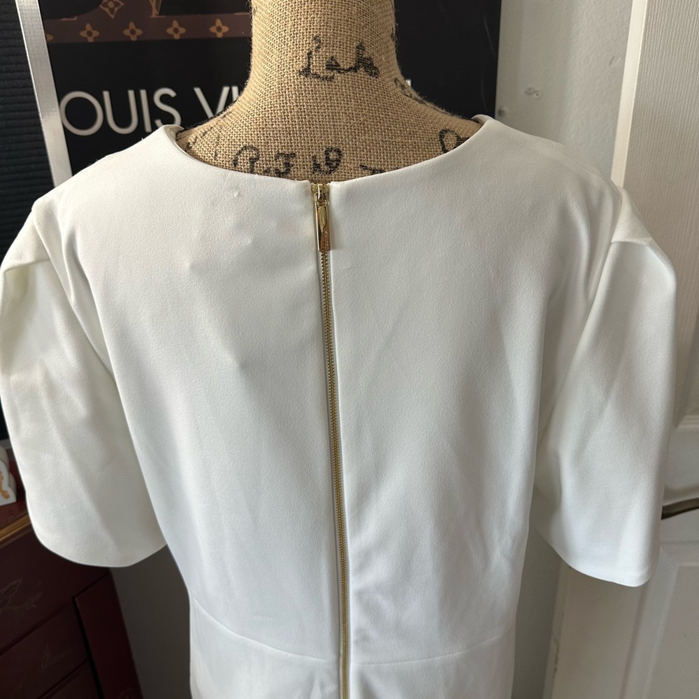 🆕Calvin Klein Ivory Petal Sleeve Dress - Picture 15 of 16